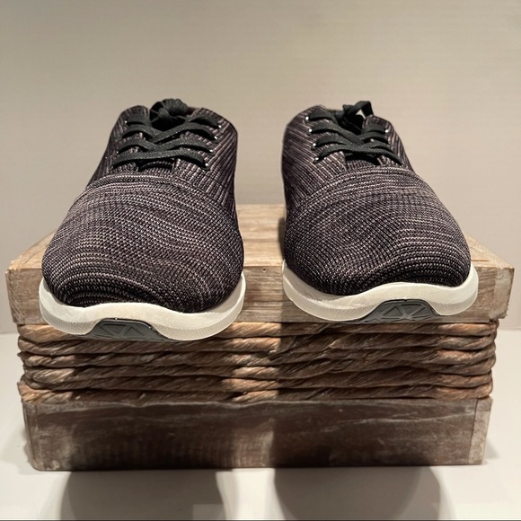 TOMS men’s shoes with laces - Picture 5 of 16